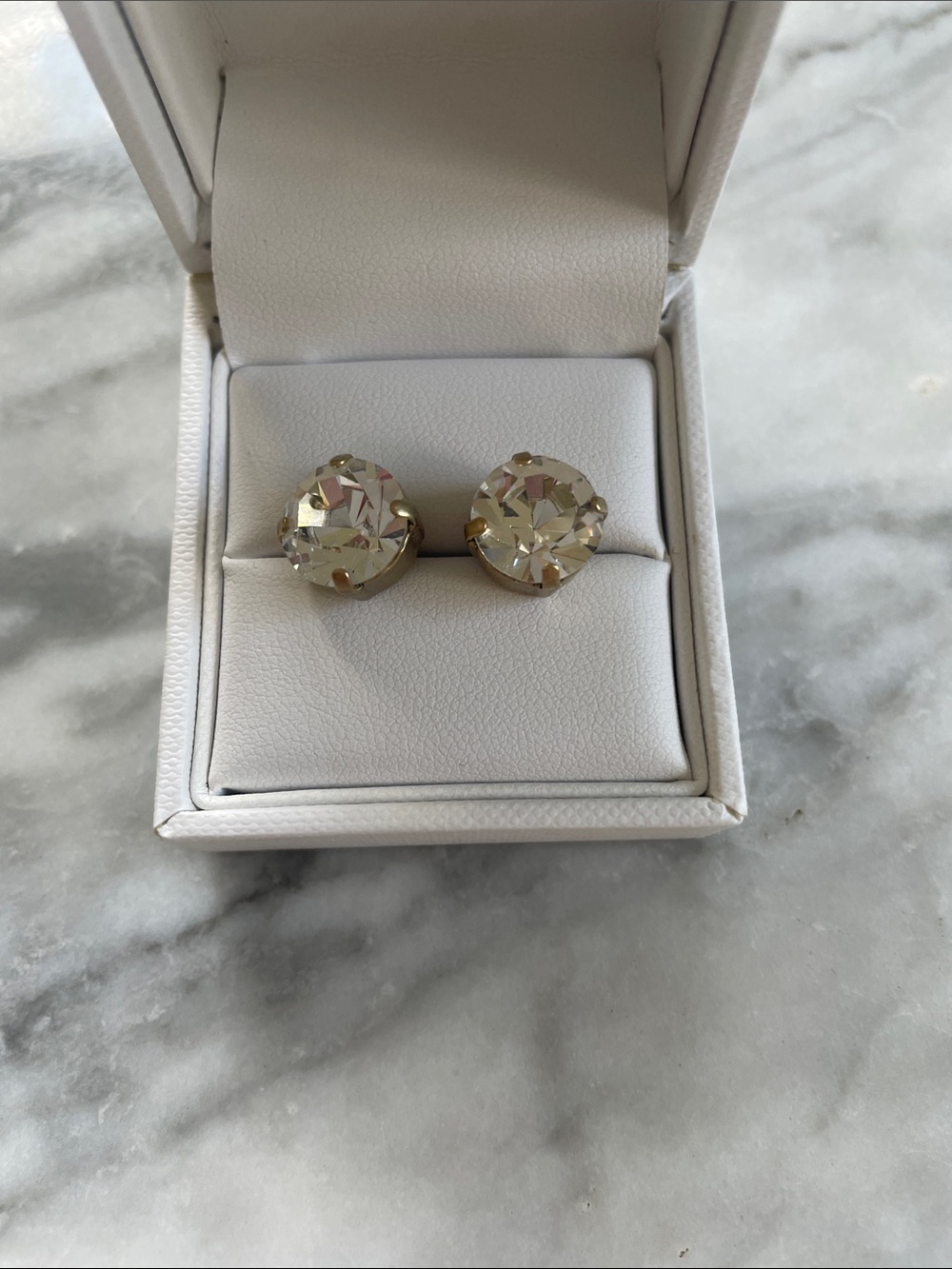 NWOT Round Clear Crystal Stud Earrings in Gold-Tone Setting